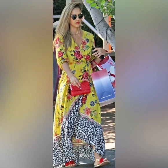 FARM rio yellow maxi wrap dress. Size medium - Picture 8 of 10